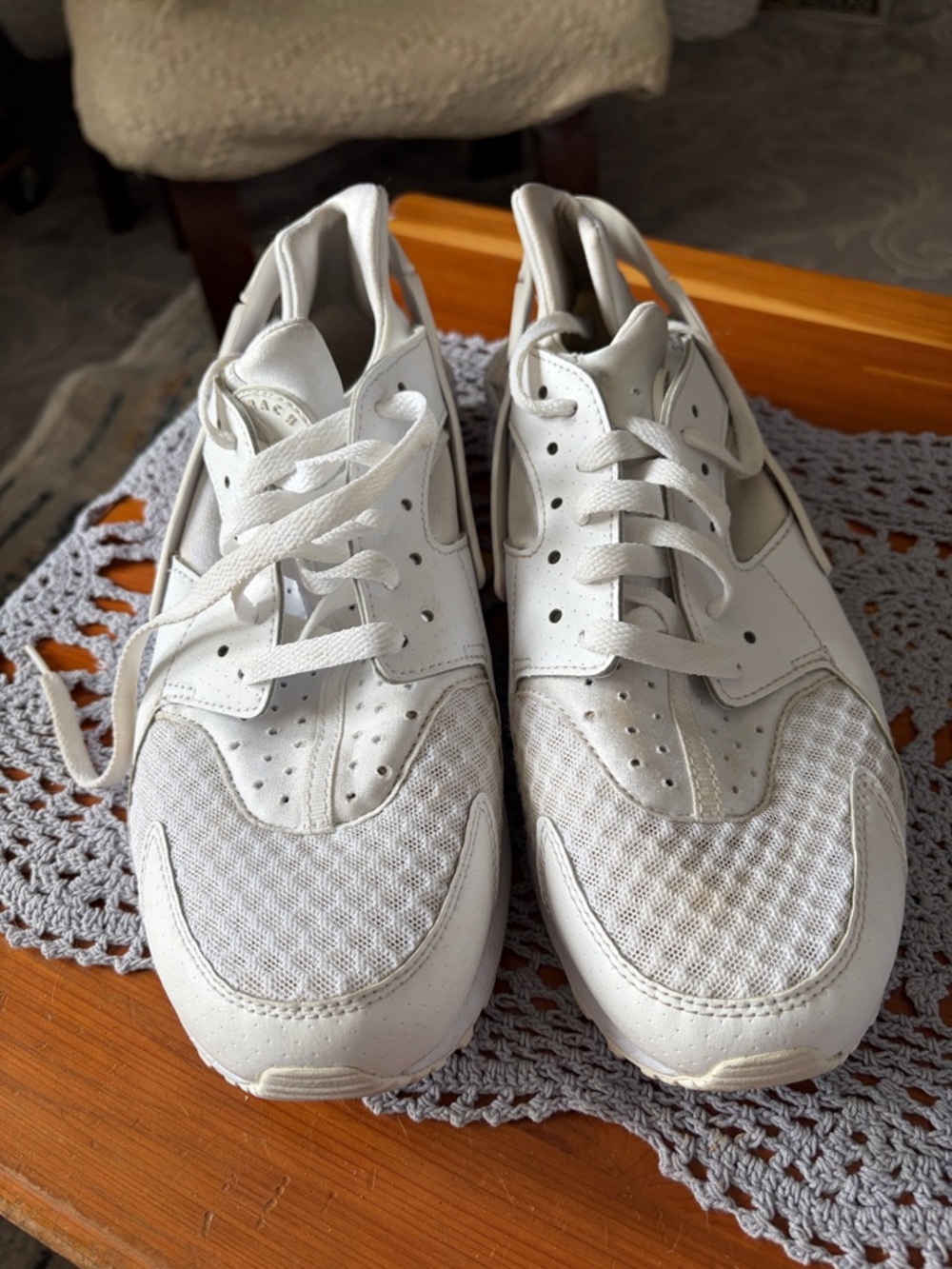 Nike Men's White Low-Top Athletic Sneakers